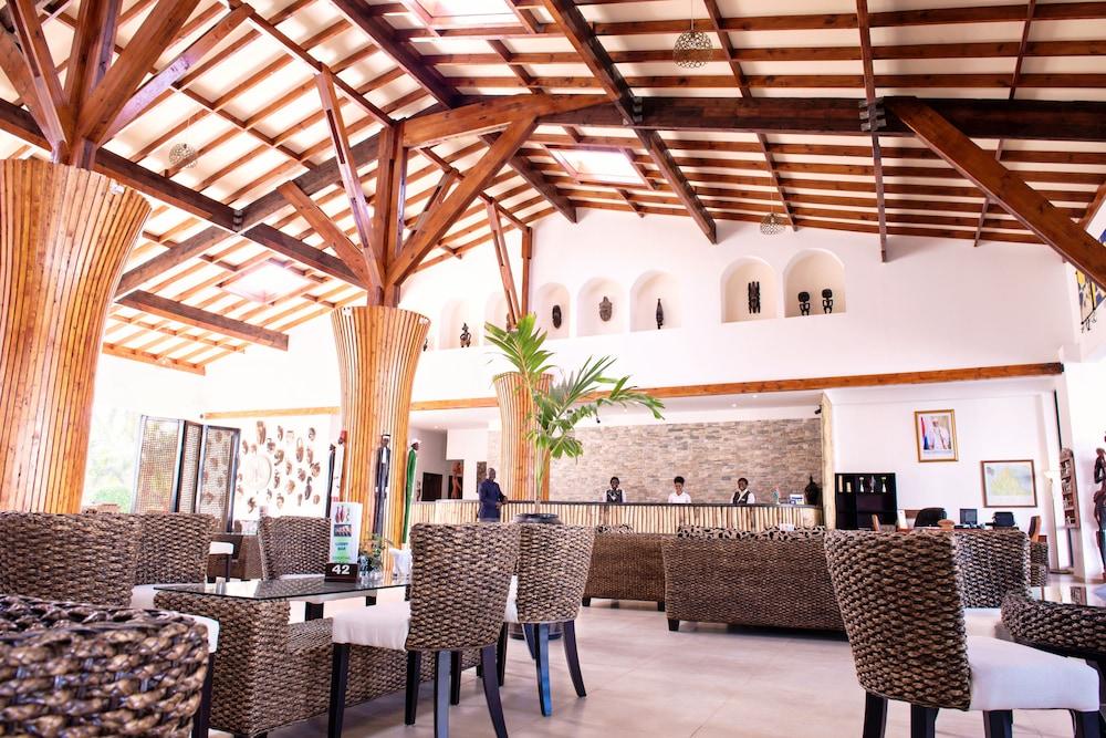 Ocean Bay Hotel & Resort Bakau Exterior photo