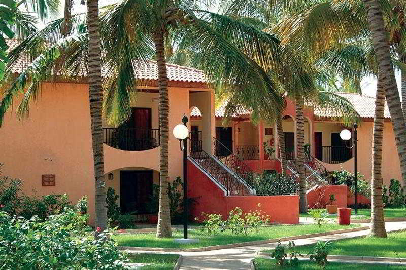 Ocean Bay Hotel & Resort Bakau Exterior photo
