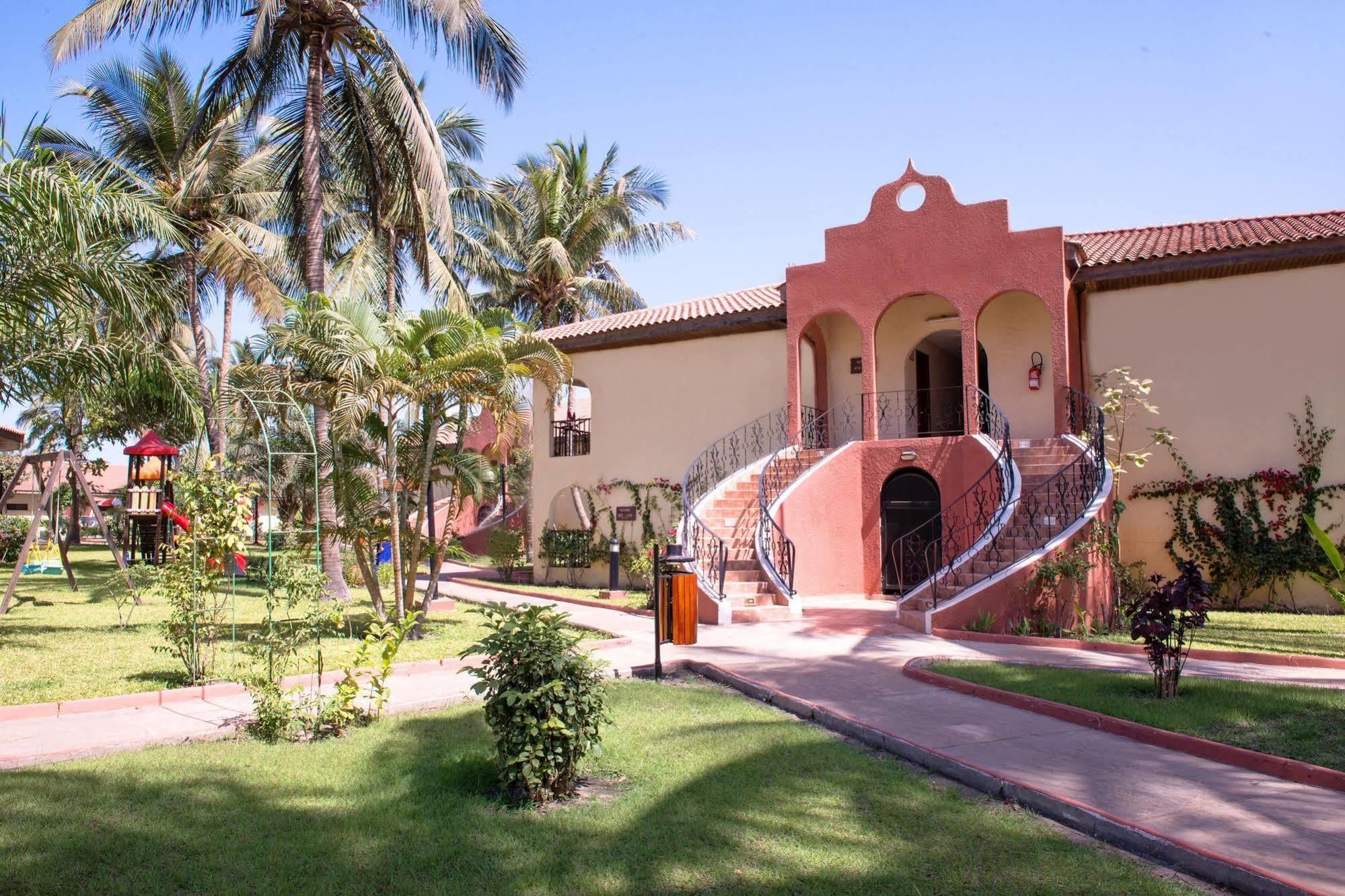 Ocean Bay Hotel & Resort Bakau Exterior photo