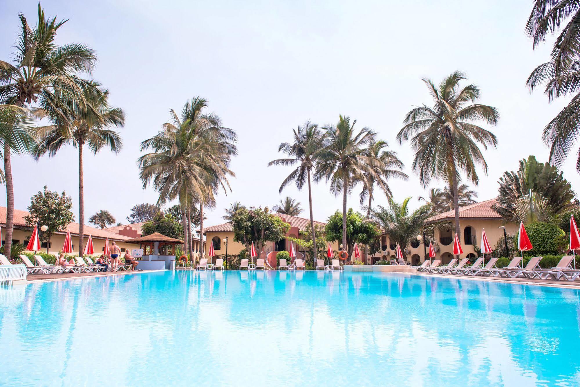Ocean Bay Hotel & Resort Bakau Exterior photo